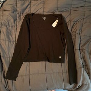 Hollister Women's Black Long Sleeve Tee